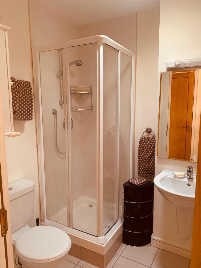 Appartamento Courthouse View Penthouse 2 Clifden Esterno foto
