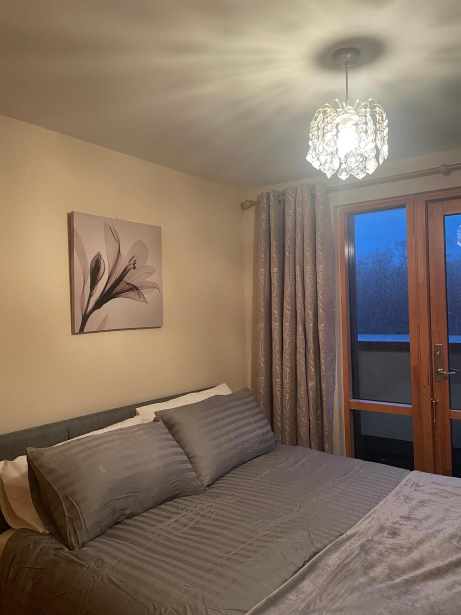Appartamento Courthouse View Penthouse 2 Clifden Esterno foto