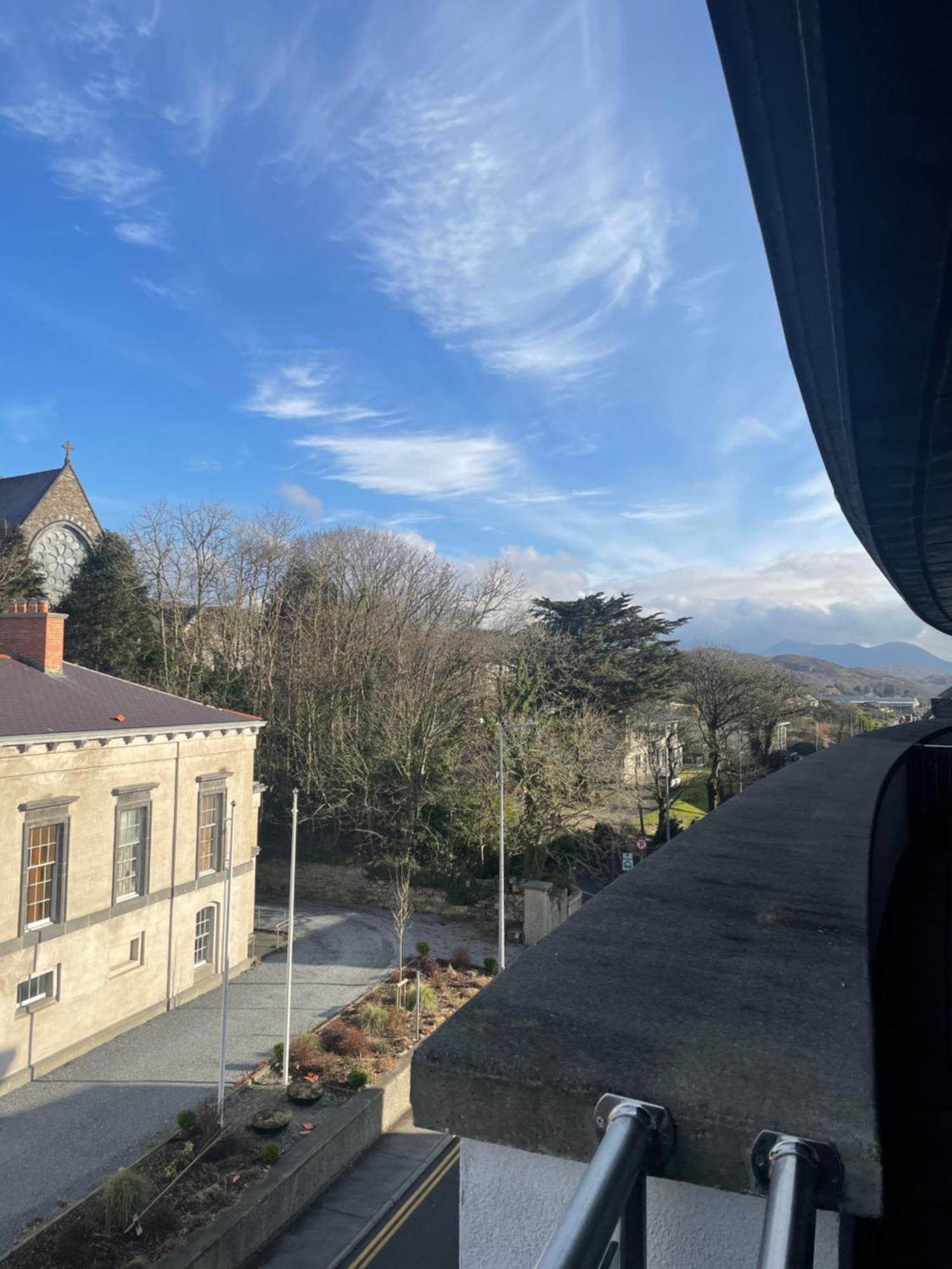 Appartamento Courthouse View Penthouse 2 Clifden Esterno foto